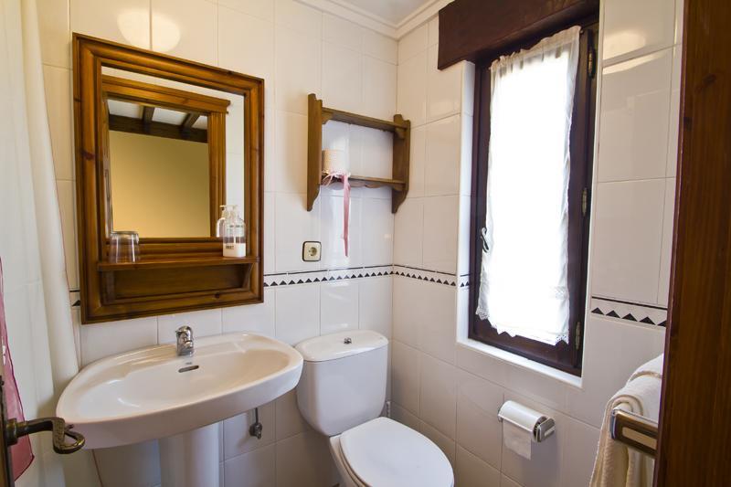 Hospedaje Granada San Vicente De La Barquera Room photo