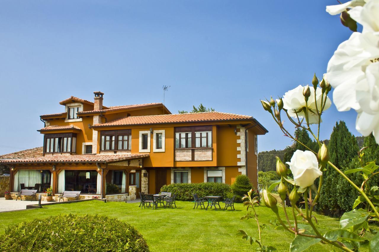 Hospedaje Granada San Vicente De La Barquera Exterior photo